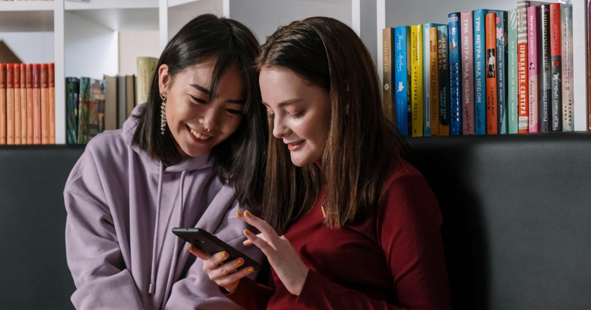 Gen Z and Millennial Shoppers Buy into Physical Stores image